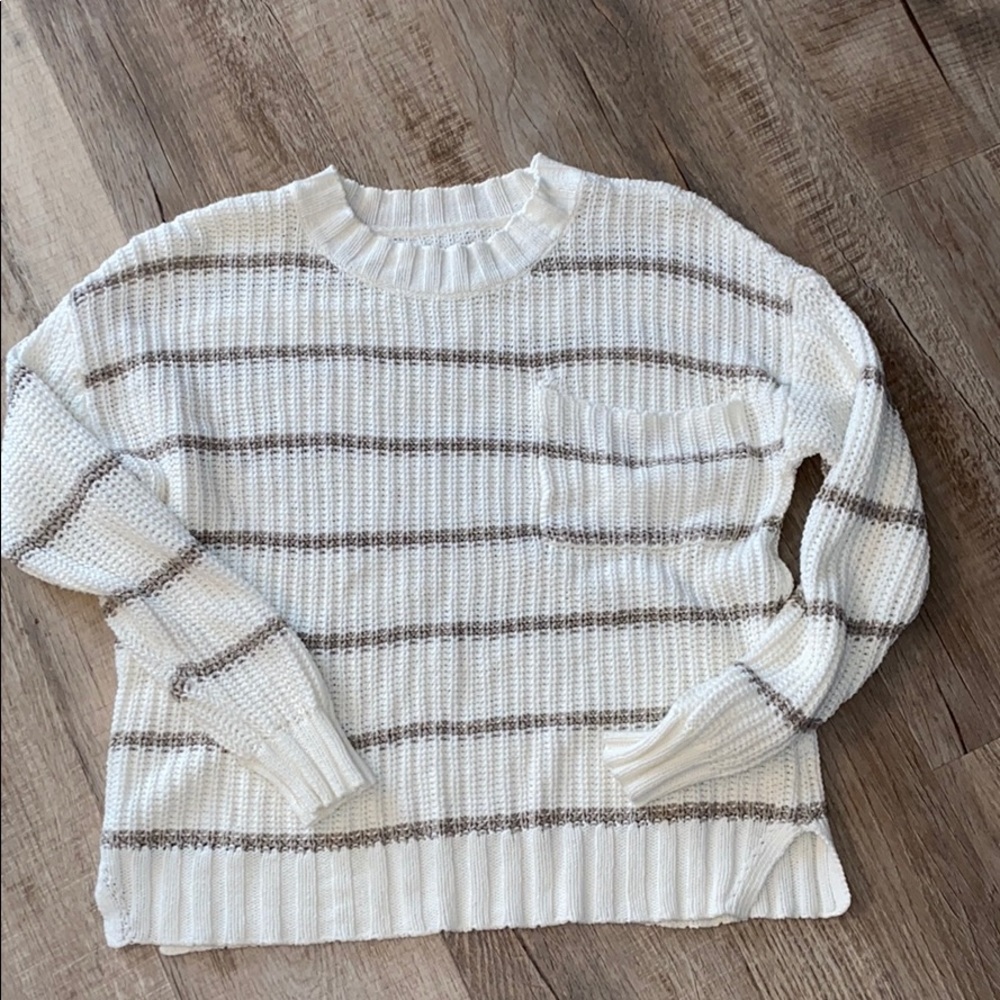 Size Small American Eagle Distreesed Sweater